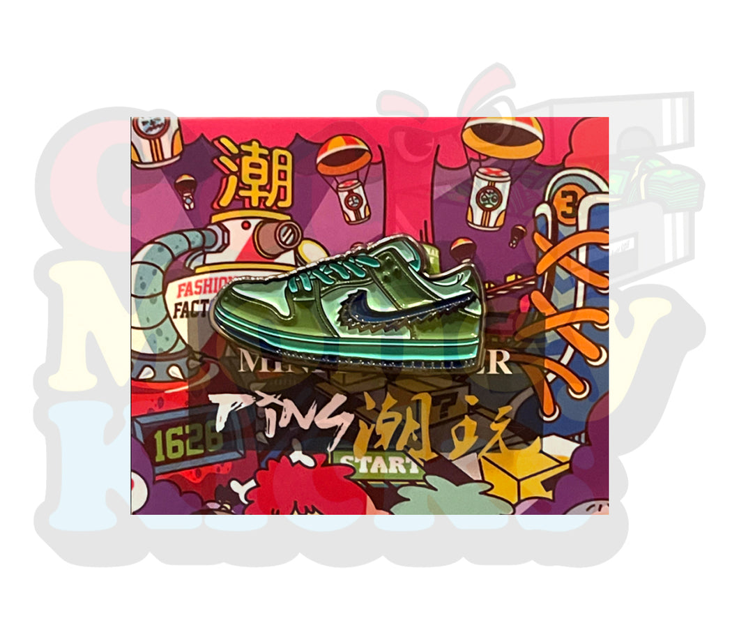 NIKE SB DUNKS GRATEFUL DEAD PIN